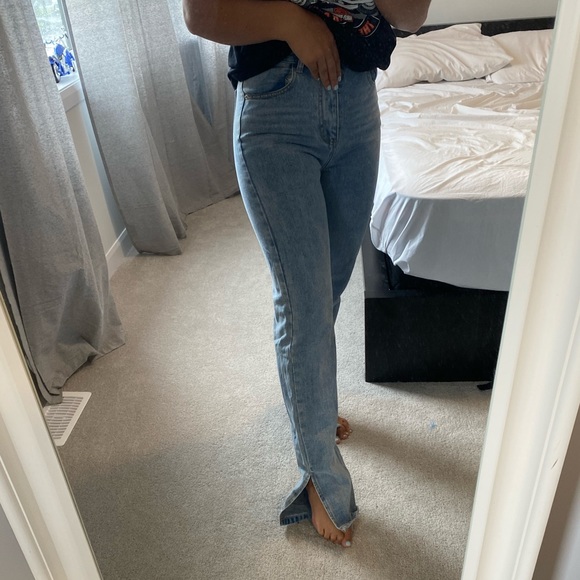 Pretty little thing jeans with side flares. Size 4 - Picture 3 of 4